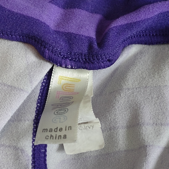 Lularoe tall and curvy paper airplane legging - Picture 4 of 4